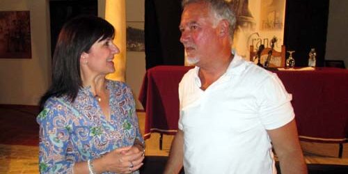 La_concejala_junto_al_conferenciante